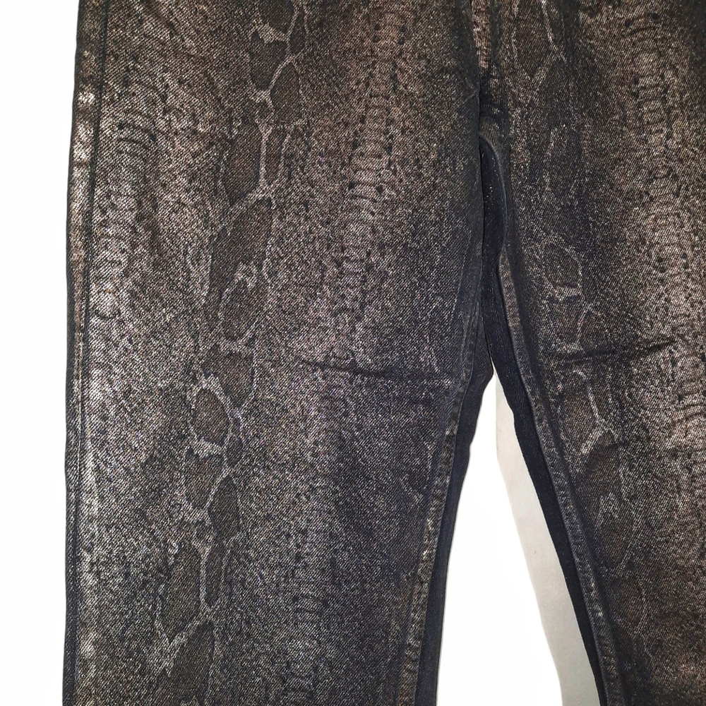 WE THE FREE CRVY Jeans Cropped Metallic Snakeskin Coated Black Gold NWOT… - Picture 3 of 10